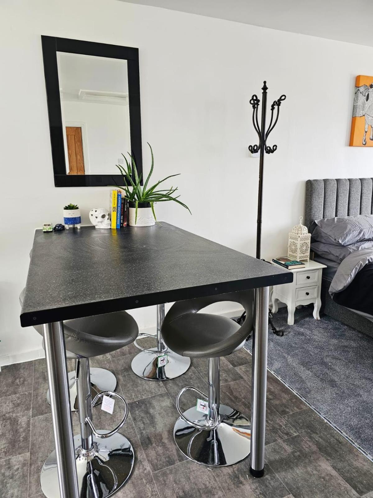 Modern Comfortable Quiet Self Contained Apartments Brackley  Esterno foto